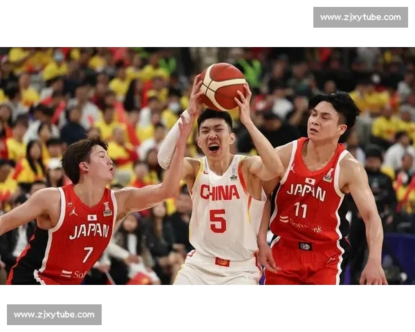 中国男篮热身赛对阵上海球队全面检验阵容深度与新战术成效表现与走向