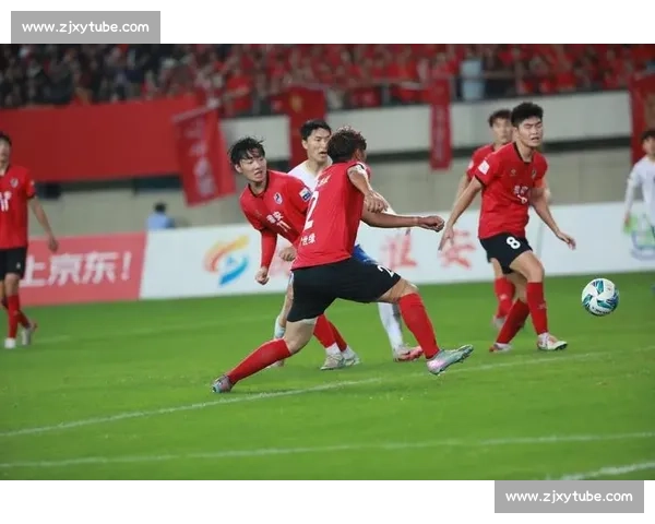 中超焦点战富力迎战一方谁能在攻防博弈中笑到最后争夺关键三分夜